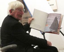 Tomi Ungerer reading Fog Island: "I read and I write my stories in French, in German and in English."